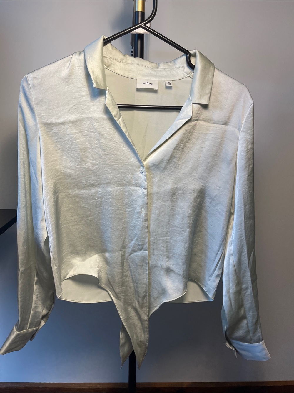 Wilfred Sage Satin Button-Front Cropped Shirt